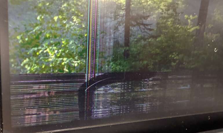 Macbook Pro XDR螢幕破裂怎麼辦？金日鑫教你判斷與維修方式｜Macbook Pro XDR 螢幕 維修推薦