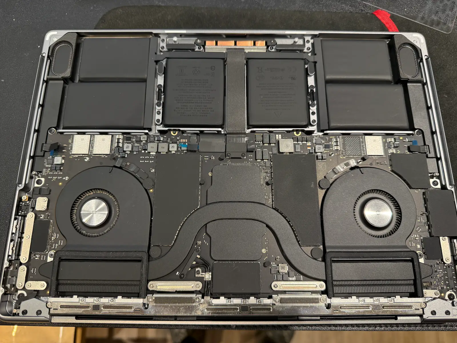 台北 Macbook 維修 - FLIR 熱成像儀掃描主機板短路點
