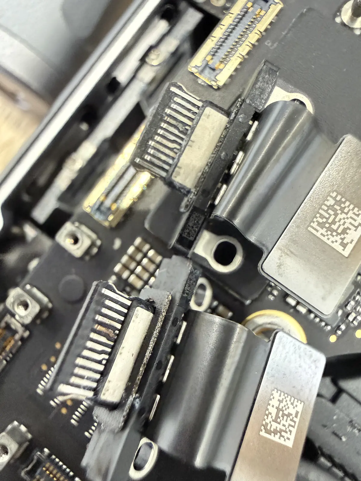 主機板 Type-C 充電接口特寫